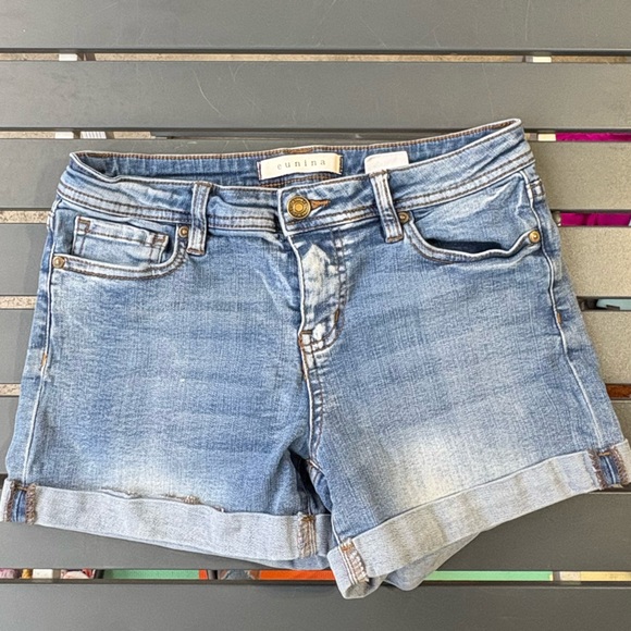 Eunina women’s mini low rise denim shorts - Picture 3 of 5